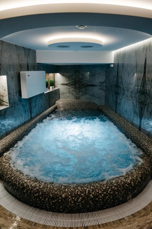 Bohema Hotell Telšiai Eksteriør bilde